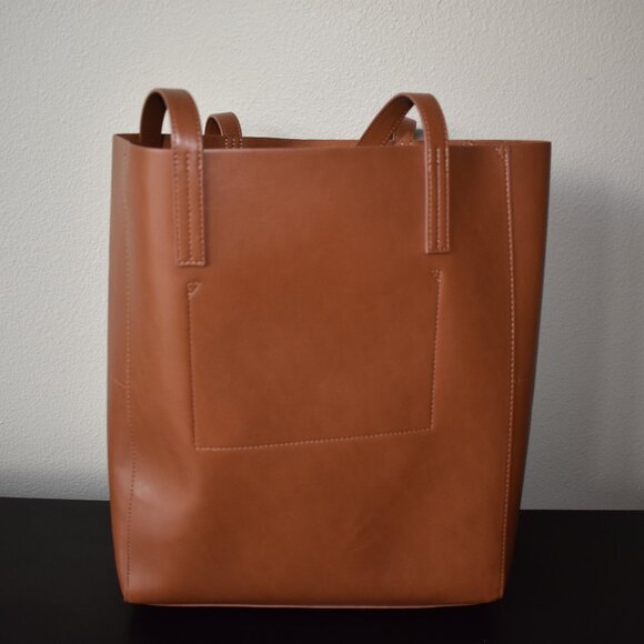 Gap Synthetic Leather Tote NWT - Picture 2 of 4